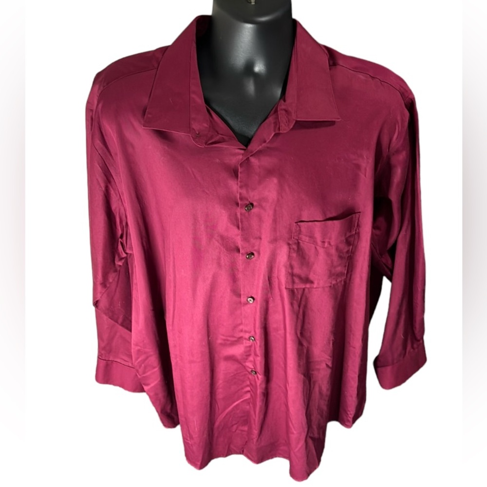 NWOT Van Heusen Satin men’s button up dress shirt in light maroon